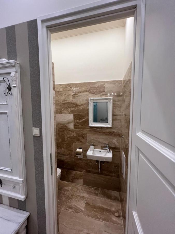 Kalitka Apartman Эгер Экстерьер фото